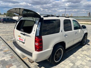 2013 Chevrolet Tahoe 6AT III, белый, 2200000 рублей, вид 5