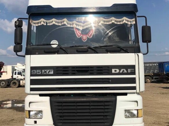 2001 DAF XF 95, белый, 3000000 рублей