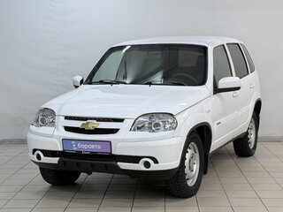 2018 Chevrolet Niva I Рестайлинг, белый, 650000 рублей, вид 1