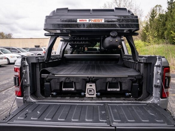 2023 Ram 1500 Quad Cab V, серый, 11400000 рублей - вид 19