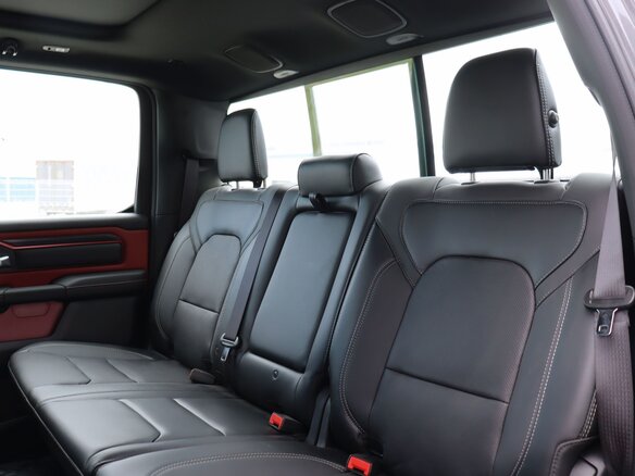 2026 Ram 1500 Quad Cab V Рестайлинг, серый, 10190000 рублей - вид 35