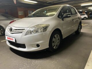 2011 Toyota Auris I Рестайлинг, белый, 920000 рублей, вид 2
