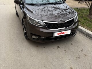 2016 Kia Rio III Рестайлинг, коричневый, 975000 рублей, вид 1