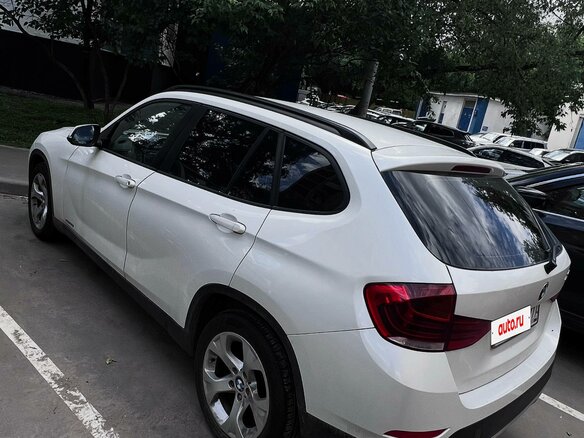 2014 BMW X1 20i I (E84) Рестайлинг, белый, 1800000 рублей - вид 2