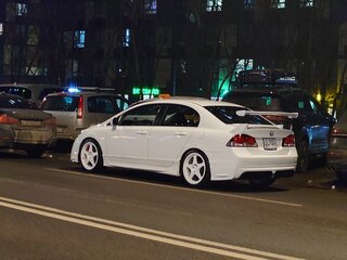 2010 Honda Civic VIII Рестайлинг, белый, 1300000 рублей, вид 4