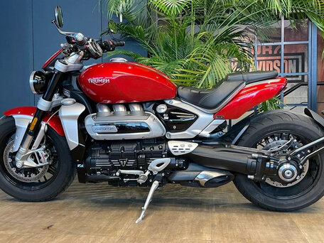 2023 Triumph Rocket 3, красный, 2550000 рублей, вид 5