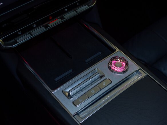 2025 Zeekr 9X 55 kWh (до 3.5 т), чёрный, 12390000 рублей - вид 16
