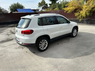 2014 Volkswagen Tiguan I Рестайлинг, белый, 1800000 рублей, вид 3