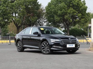 2026 Skoda Superb III Рестайлинг, чёрный, 2670000 рублей, вид 3