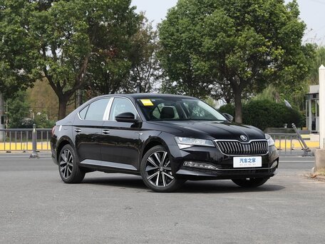 2026 Skoda Superb III Рестайлинг, чёрный, 2670000 рублей, вид 3