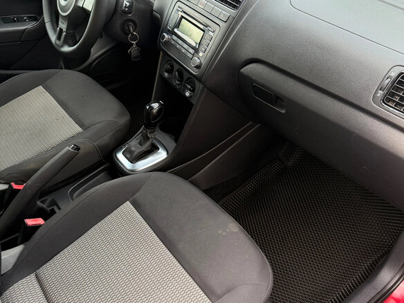2011 Volkswagen Polo V, красный - вид 10