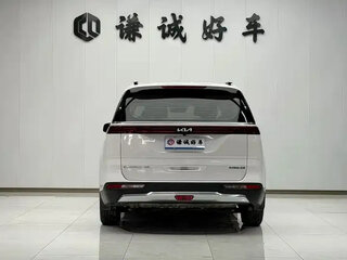 2023 Kia Carnival IV, белый, 4985000 рублей, вид 4