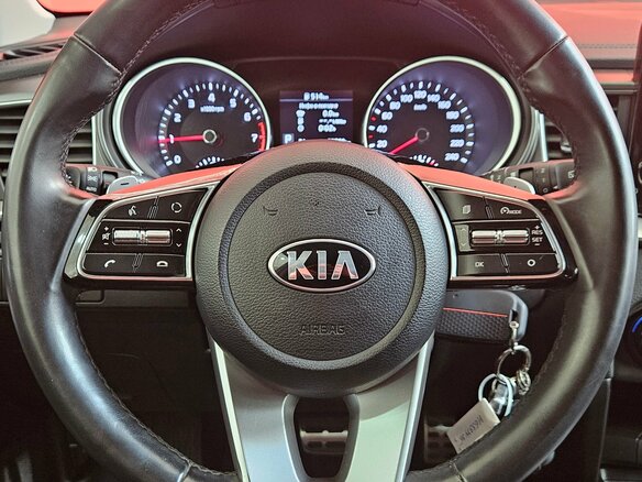 2021 Kia Ceed III, белый, 2170000 рублей - вид 11