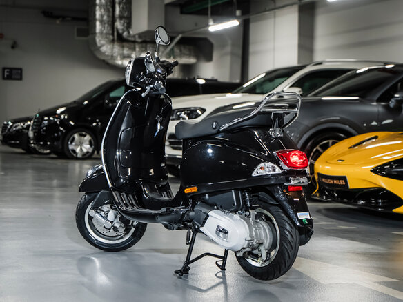 2025 Vespa LXV 125, чёрный, 500000 рублей - вид 17
