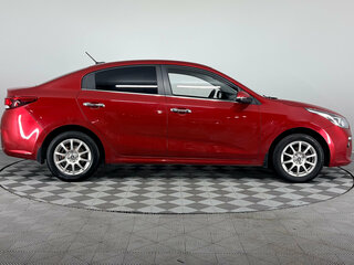 2019 Kia Rio IV, красный, 1390000 рублей, вид 4