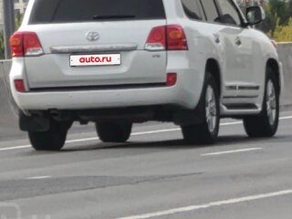 2014 Toyota Land Cruiser 200 Series Рестайлинг 1, белый, 4370000 рублей, вид 2