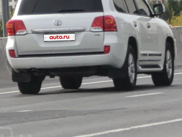 2014 Toyota Land Cruiser 200 Series Рестайлинг 1, белый, 4300000 рублей - вид 1