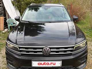 2018 Volkswagen Tiguan II, чёрный, 1790000 рублей, вид 2