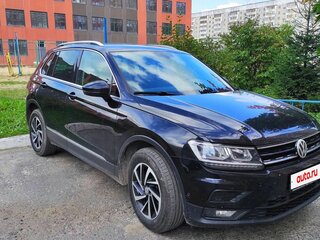 2018 Volkswagen Tiguan II, чёрный, 2350000 рублей, вид 2
