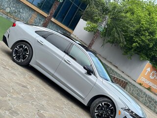 2021 Kia K5 III, серый, 2500000 рублей, вид 4