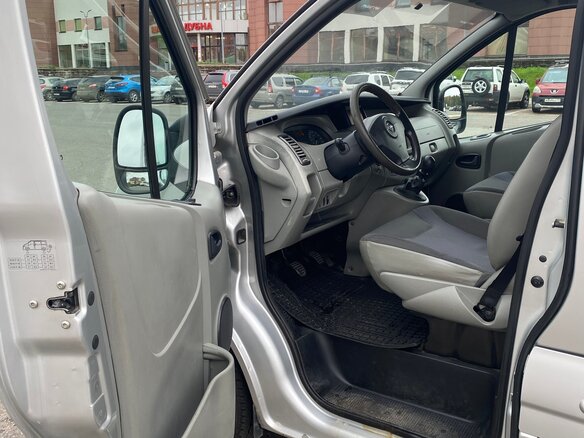 2006 Opel Vivaro, серебристый, 880000 рублей - вид 6