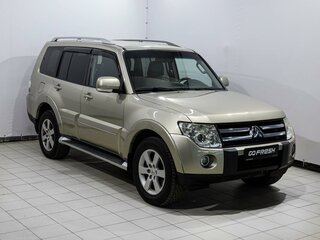 2008 Mitsubishi Pajero IV, бежевый, 1579000 рублей, вид 1