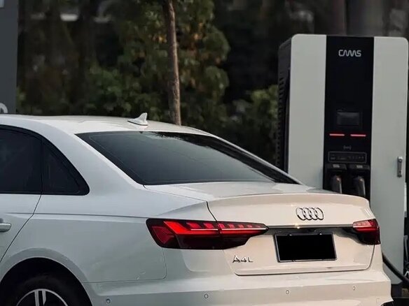 2022 Audi A4 35 TFSI Long V (B9) Рестайлинг, белый - вид 5