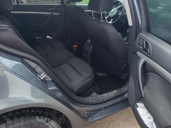 2012 Skoda Octavia II (A5) Рестайлинг, серый, 1350000 рублей - вид 12