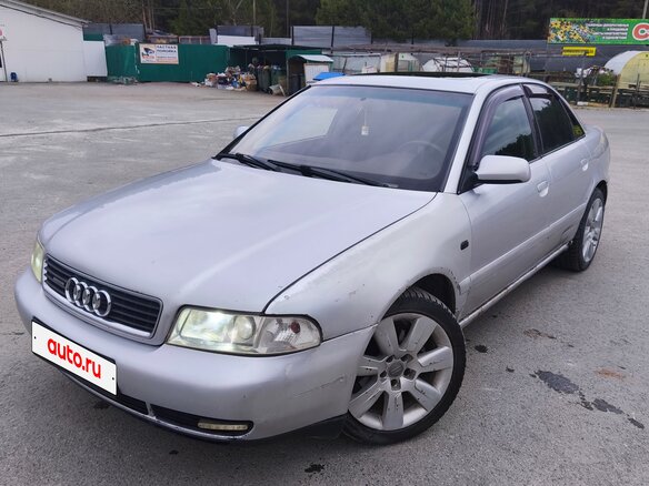 2000 Audi A4 I (B5) Рестайлинг, серый, 370000 рублей