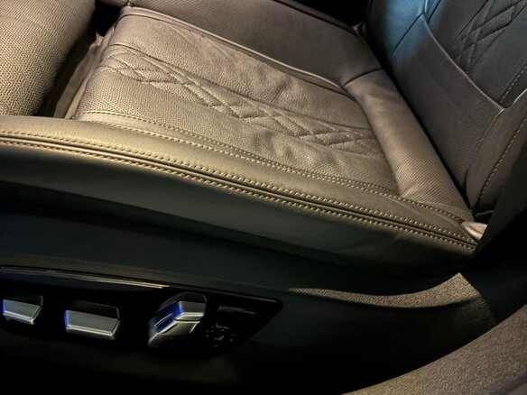 2021 BMW 7 серии Long 730Ld xDrive VI (G11/G12) Рестайлинг, чёрный, 8700000 рублей - вид 18