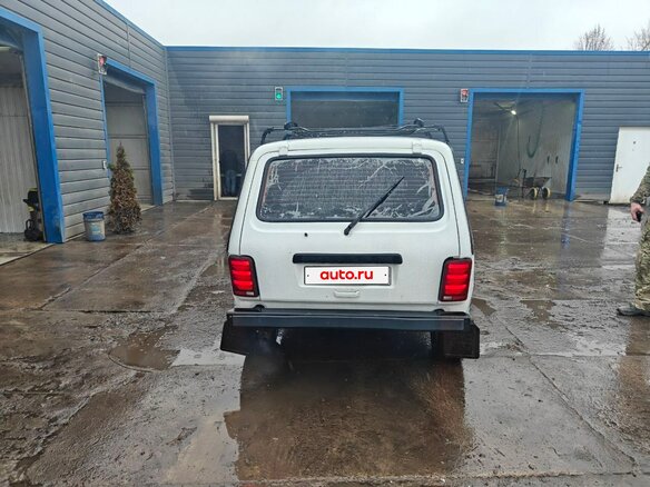 2008 Lada (ВАЗ) 2121 (4x4) I Рестайлинг, белый, 500000 рублей - вид 3