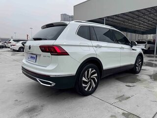 2022 Volkswagen Tiguan II Рестайлинг, белый, 1800333 рублей, вид 4
