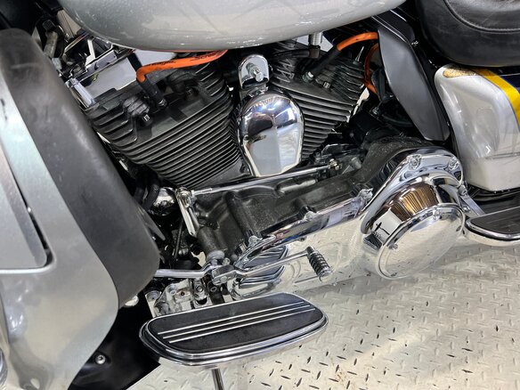 2012 Harley-Davidson Electra Glide, серебристый, 980000 рублей - вид 27