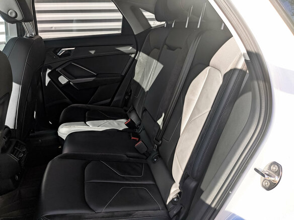 2021 Audi Q3 35 TFSI II (F3), белый - вид 18