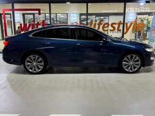2021 Chevrolet Malibu IX Рестайлинг, синий, 1350000 рублей, вид 3