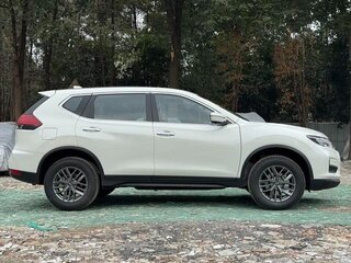 2025 Nissan X-Trail III Рестайлинг 2, белый, 2500000 рублей, вид 4