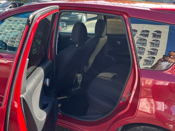 2010 Nissan Note I Рестайлинг, красный, 690000 рублей - вид 9