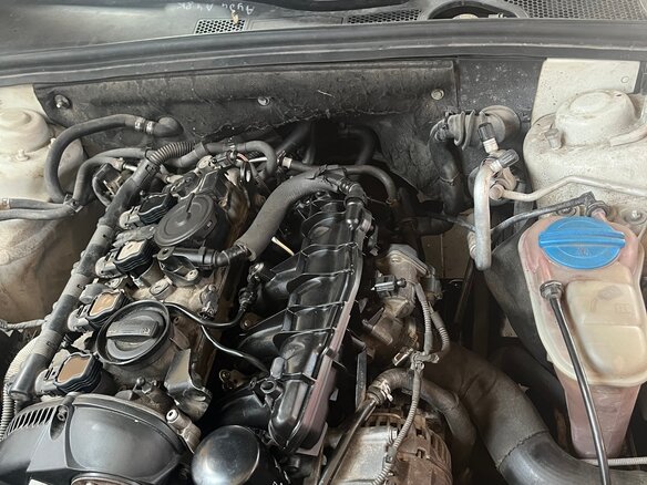 2010 Audi A4 IV (B8), белый, 1100000 рублей - вид 9