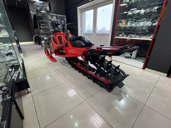 2018 BRP Ski-Doo Summit 850, красный, 1100000 рублей - вид 5