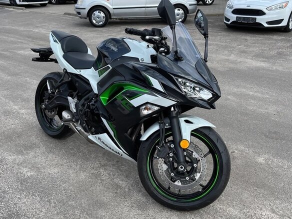 2022 Kawasaki ER-6N, чёрный, 800000 рублей - вид 2