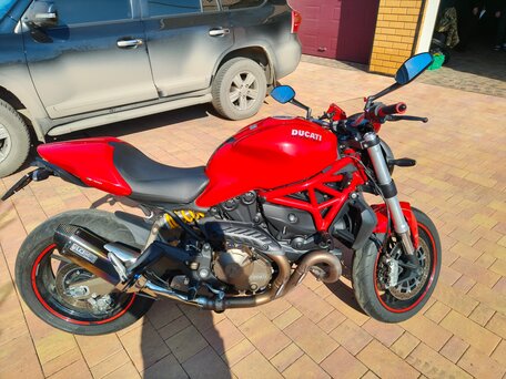 2015 Ducati Monster 821, красный, 560000 рублей, вид 2