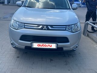 2013 Mitsubishi Outlander III, серебристый, 1390000 рублей, вид 2