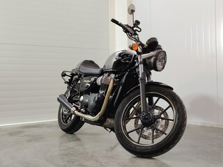 2017 Triumph Street Cup, чёрный, 619000 рублей, вид 2
