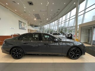 2025 BMW 7 серии 760i xDrive VII (G70), серый, 20790000 рублей, вид 4