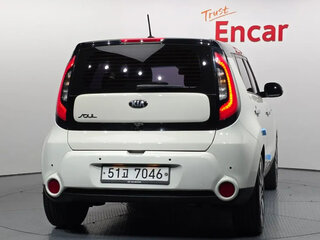 2019 Kia Soul II Рестайлинг, белый, 1200000 рублей, вид 4