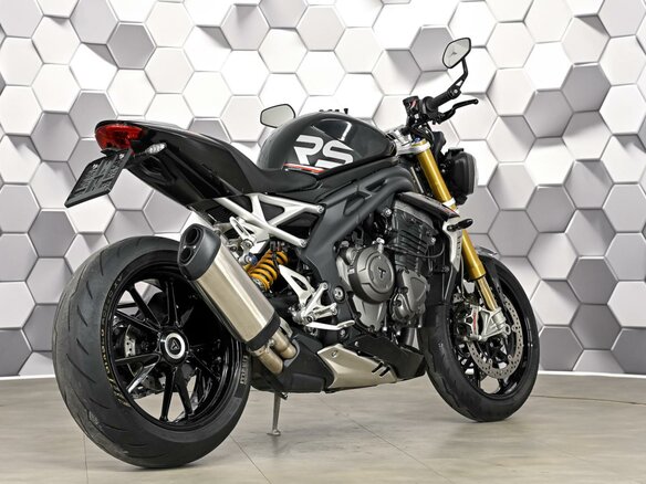 2021 Triumph Speed Triple, чёрный, 1329000 рублей - вид 6
