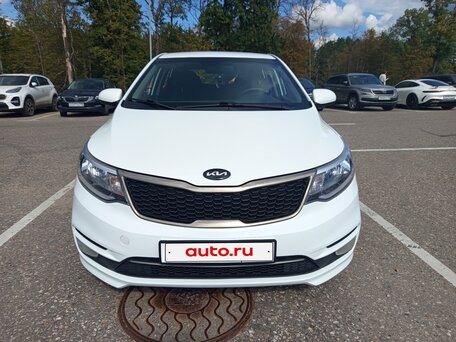 2016 Kia Rio III Рестайлинг, белый, 700000 рублей, вид 2