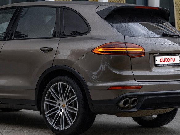 2014 Porsche Cayenne Diesel II Рестайлинг (958), коричневый, 2600000 рублей - вид 8