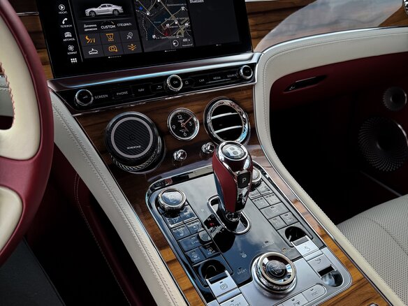 2020 Bentley Continental GT III, красный, 15600000 рублей - вид 21