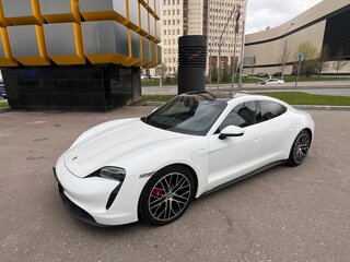 2020 Porsche Taycan 4S I, белый, 6450000 рублей, вид 4